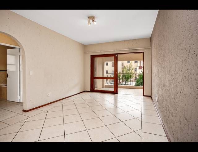 2 BEDROOM APARTMENT FOR SALE IN LONEHILL